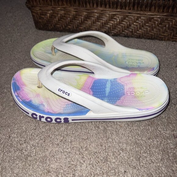 Crocs Womens Crocband Tie Dye Flip Flops Size W 9 Slip On - Picture 1 of 8